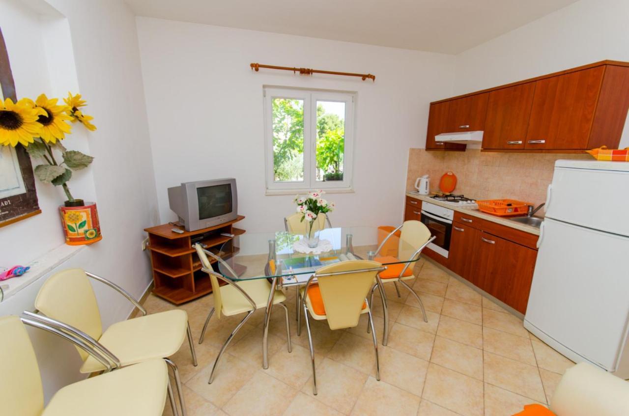 Apartments Ivana Trogir Exterior foto
